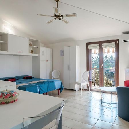 Casa Lugana 15 - Monolocale Con Piscina Fronte Lago シルミオーネ エクステリア 写真