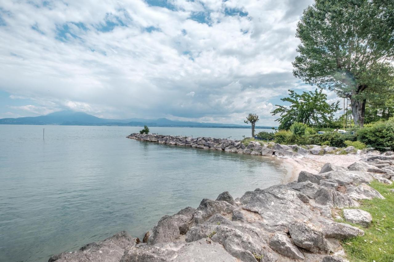 Casa Lugana 15 - Monolocale Con Piscina Fronte Lago シルミオーネ エクステリア 写真