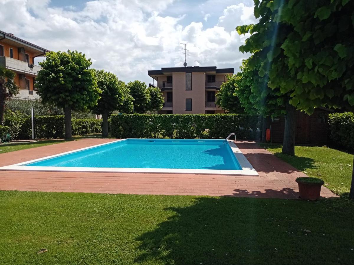 Casa Lugana 15 - Monolocale Con Piscina Fronte Lago シルミオーネ エクステリア 写真