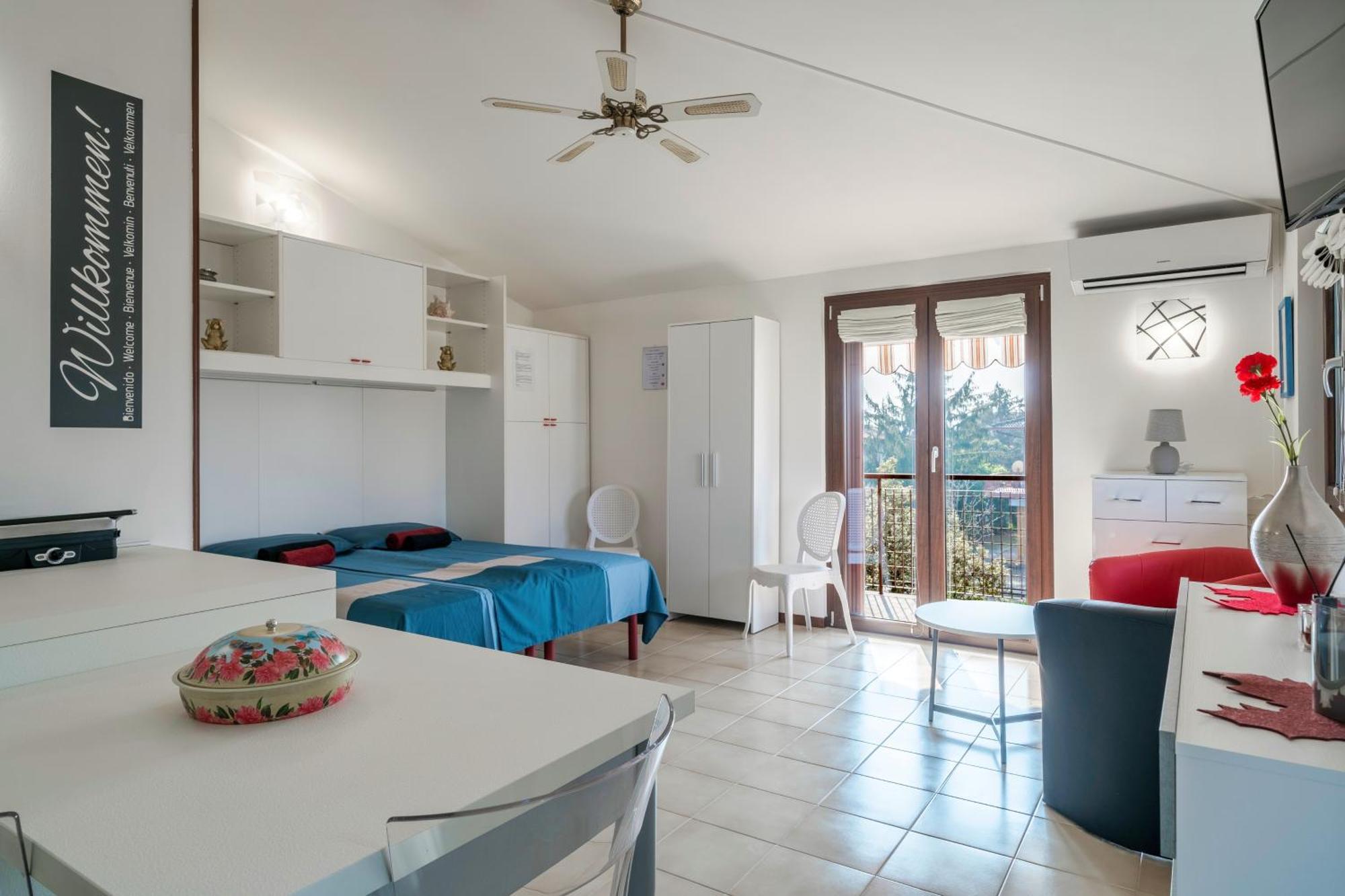 Casa Lugana 15 - Monolocale Con Piscina Fronte Lago シルミオーネ エクステリア 写真
