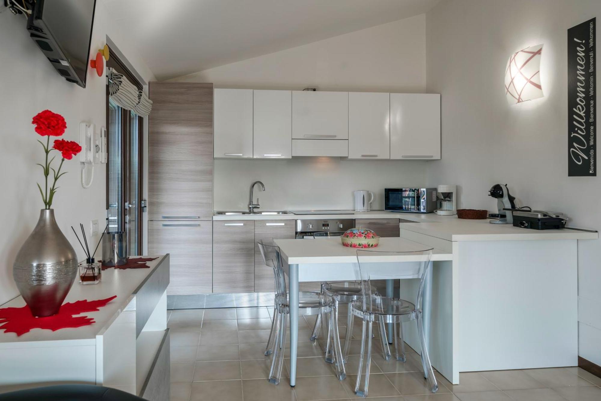Casa Lugana 15 - Monolocale Con Piscina Fronte Lago シルミオーネ エクステリア 写真