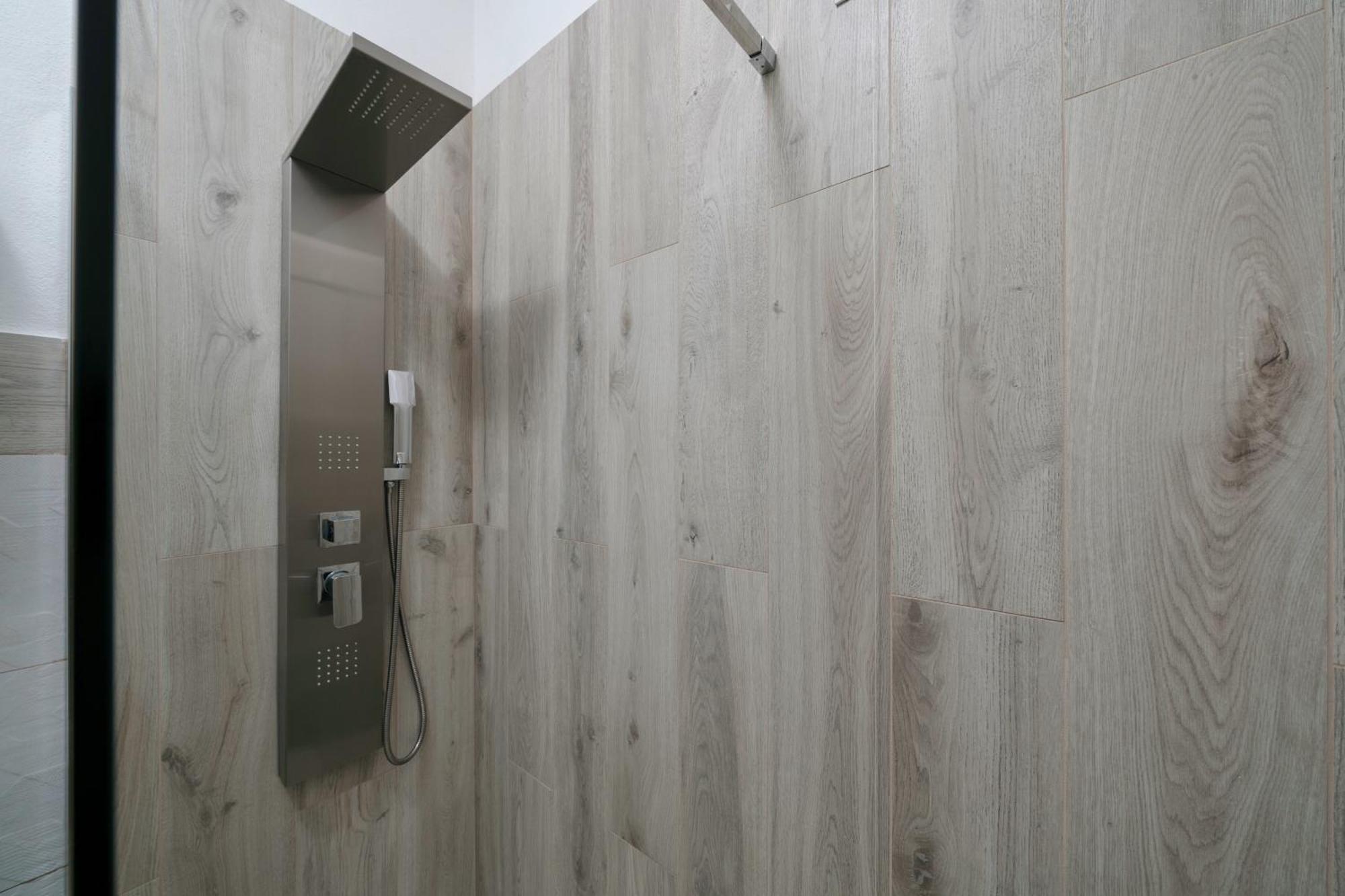 Casa Lugana 15 - Monolocale Con Piscina Fronte Lago シルミオーネ エクステリア 写真