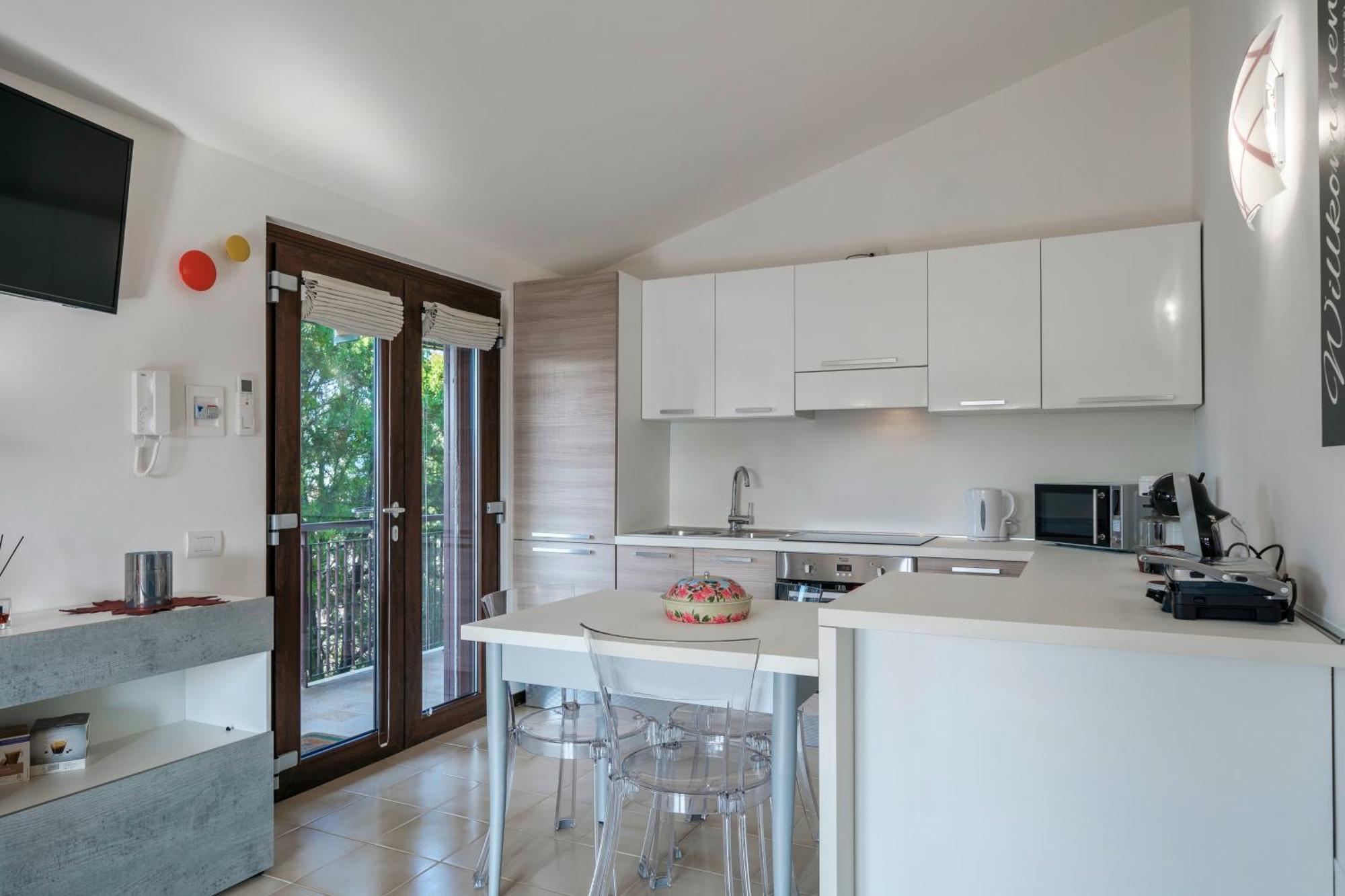 Casa Lugana 15 - Monolocale Con Piscina Fronte Lago シルミオーネ エクステリア 写真