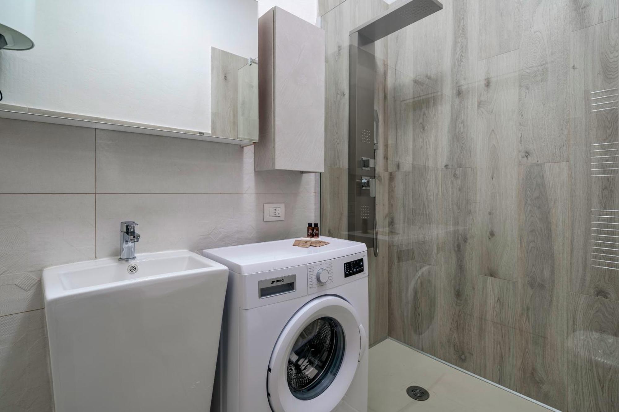 Casa Lugana 15 - Monolocale Con Piscina Fronte Lago シルミオーネ エクステリア 写真